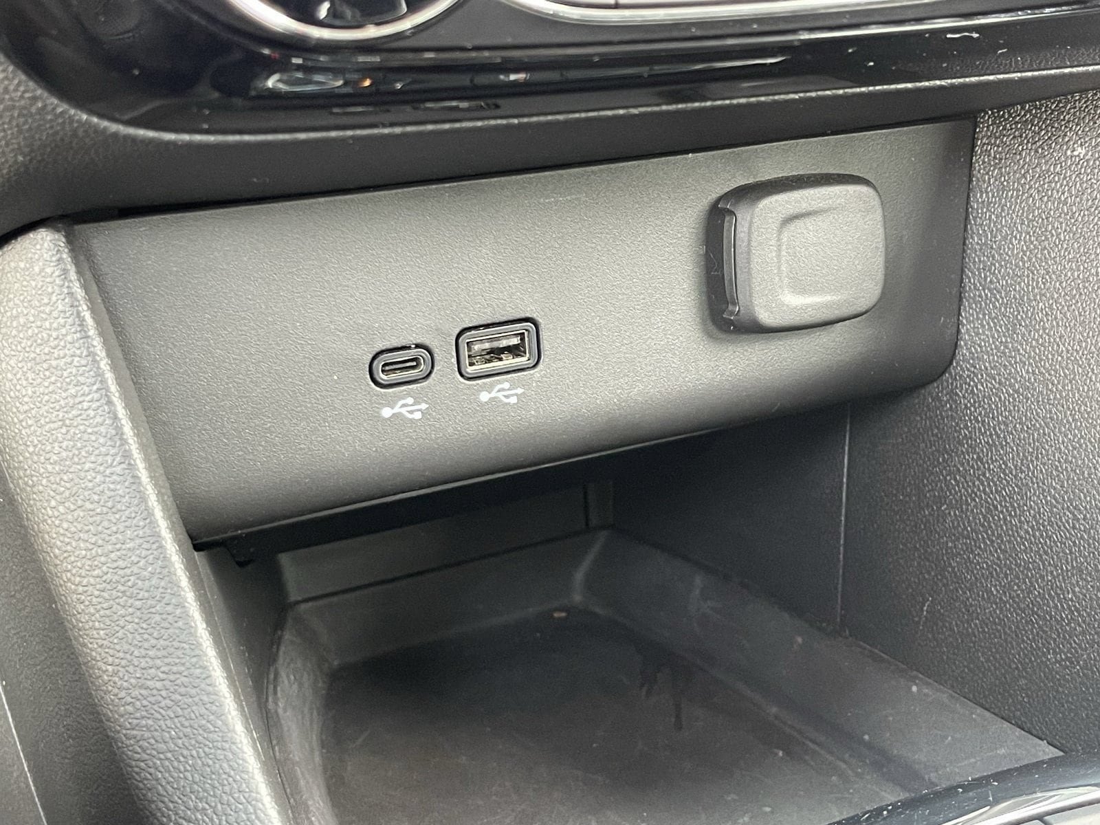 Certified 2026 Buick Encore GX Sport Touring w/ Comfort Package FWD image 30