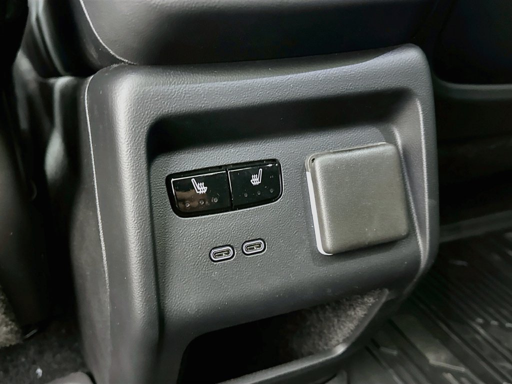 New 2026 Cadillac Optiq V w/ LPO, Floor Liner Package AWD/4WD image 32