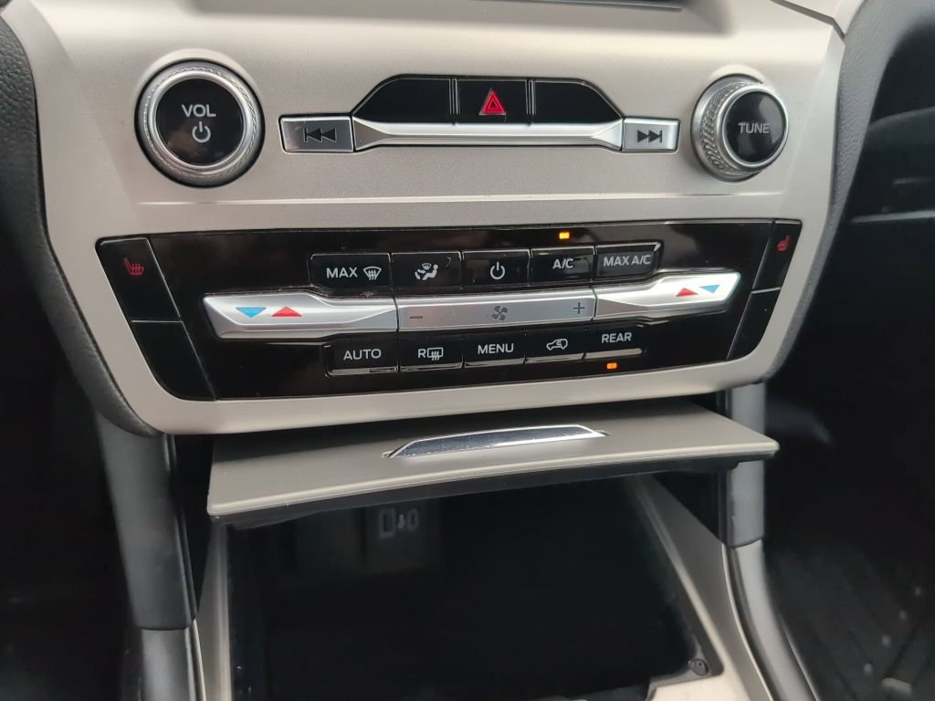 Certified 2022 Ford Explorer XLT image 19