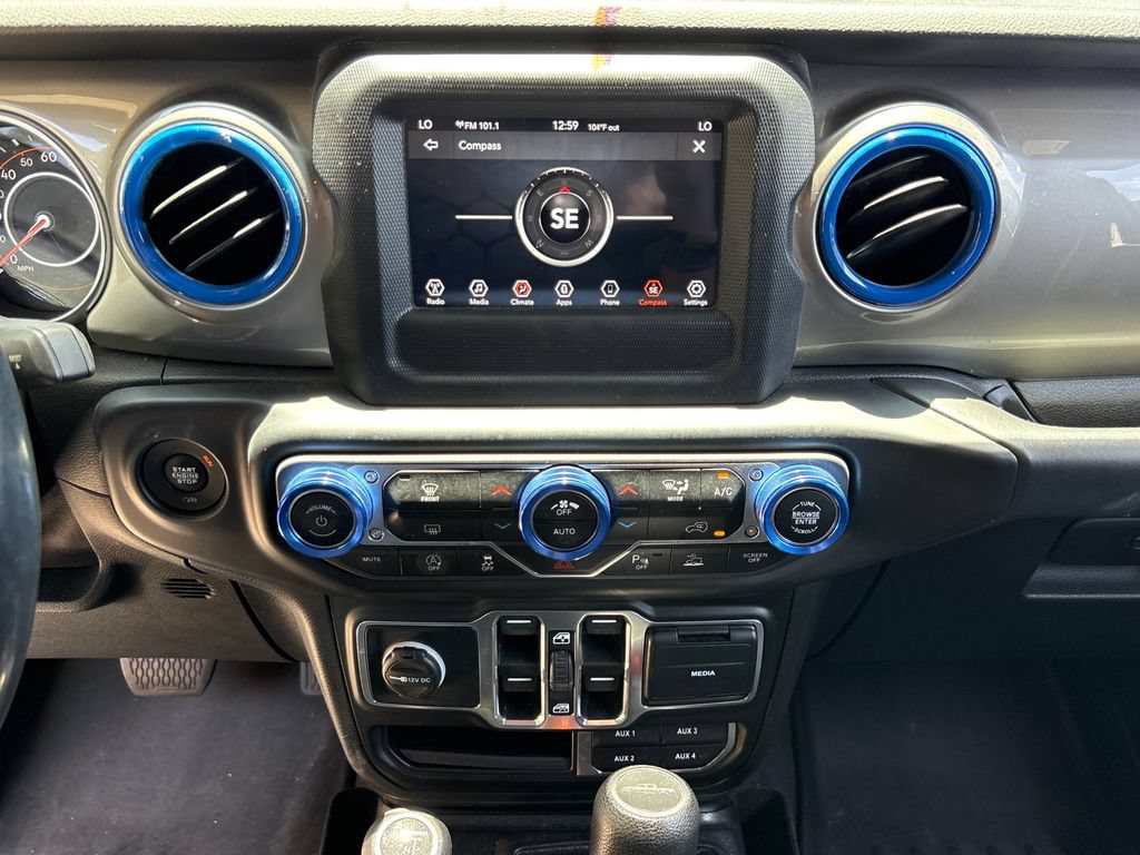 Used 2020 Jeep Gladiator Overland w/ Safety Group AWD/4WD image 18