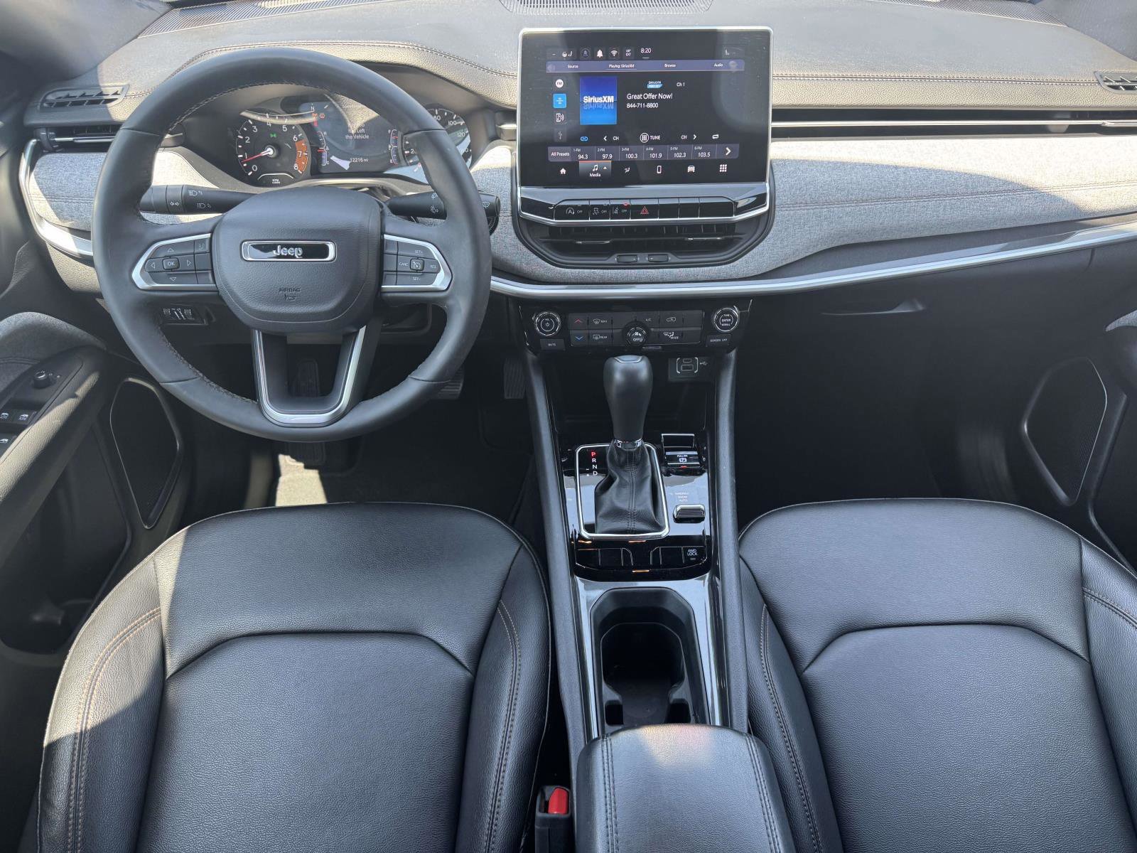 Used 2024 Jeep Compass Latitude AWD/4WD image 2