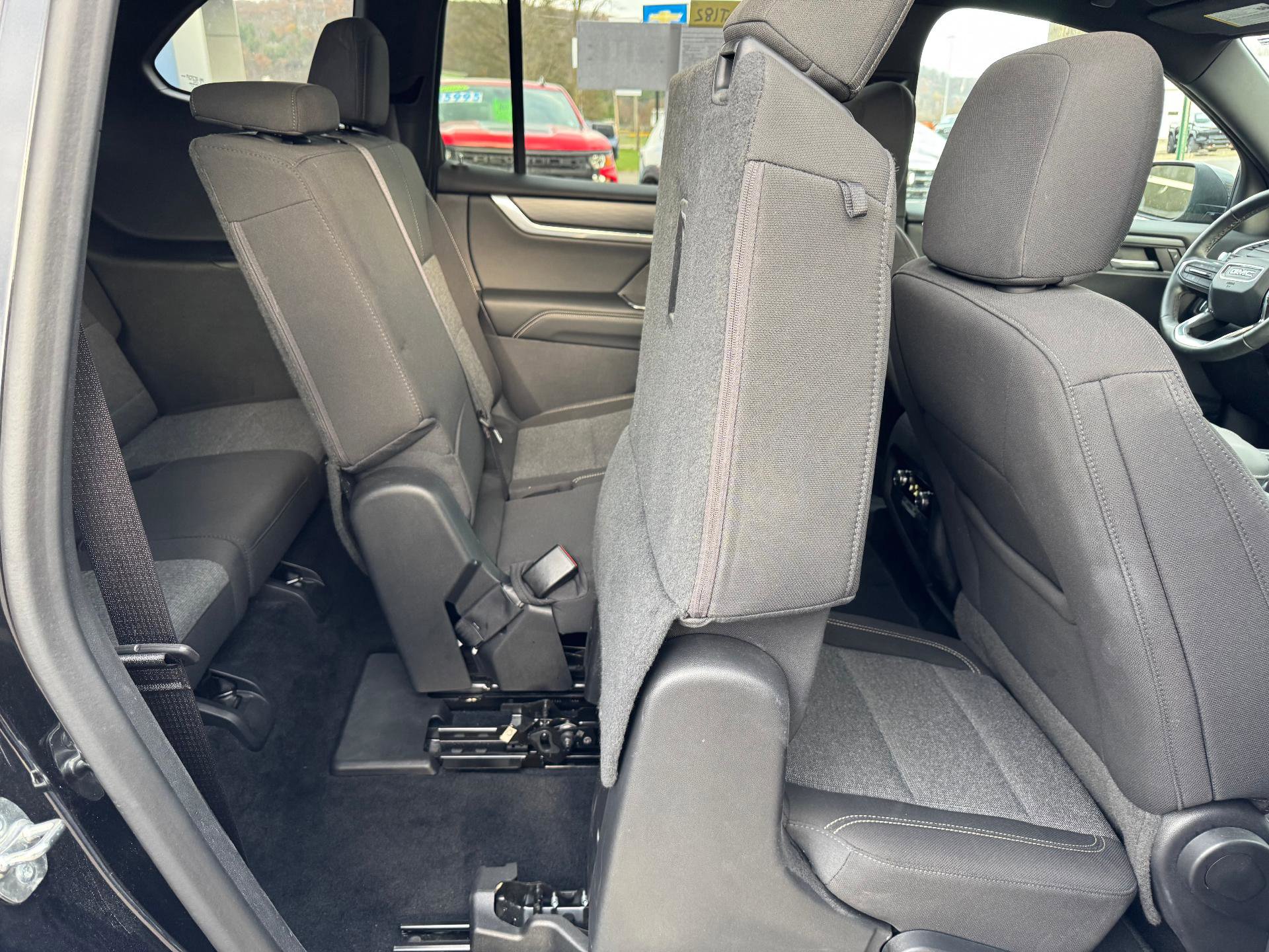 Used 2025 GMC Acadia Elevation image 43