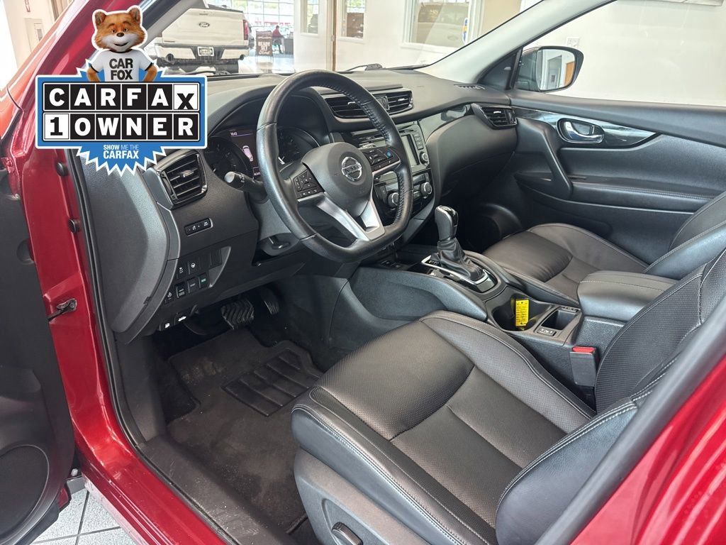 Used 2022 Nissan Rogue Sport SL AWD/4WD image 2