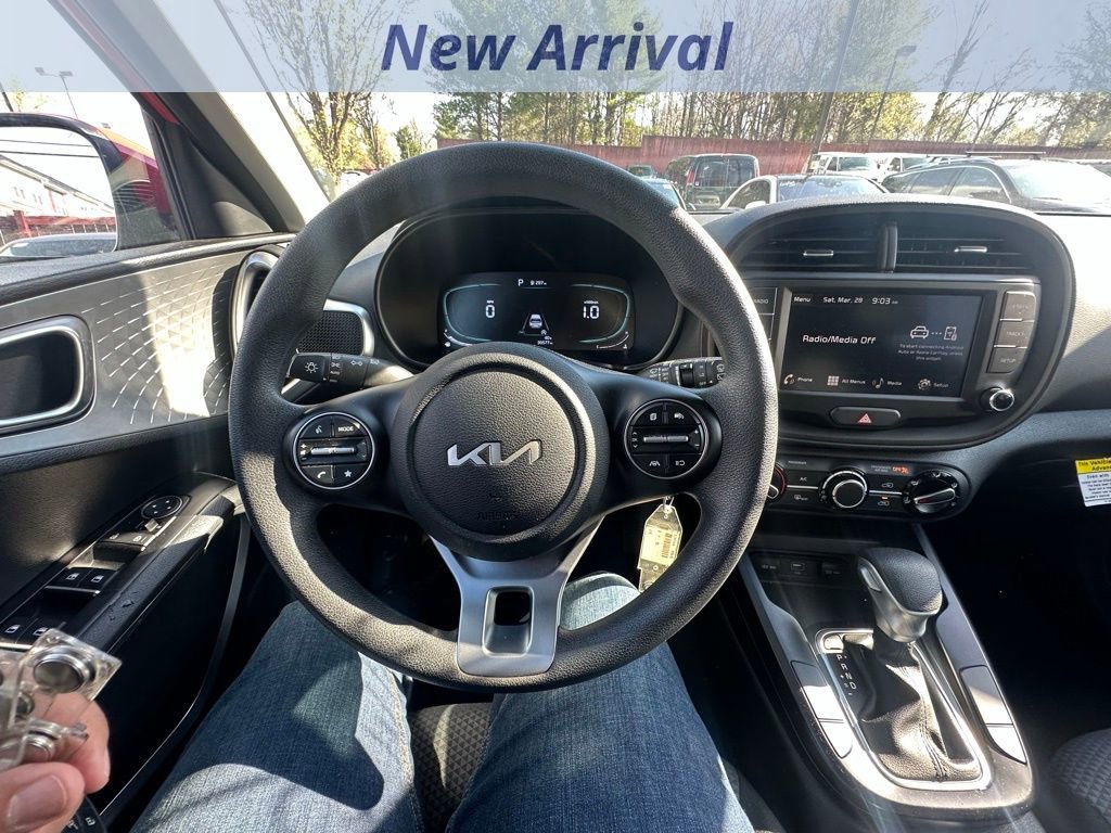 Used 2025 Kia Soul LX w/ LX Technology Package image 12