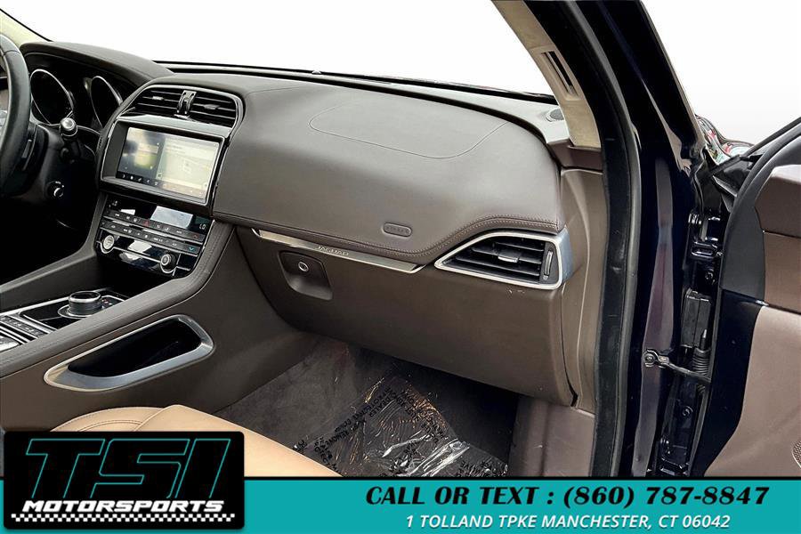 Used 2020 Jaguar F-PACE Prestige image 17