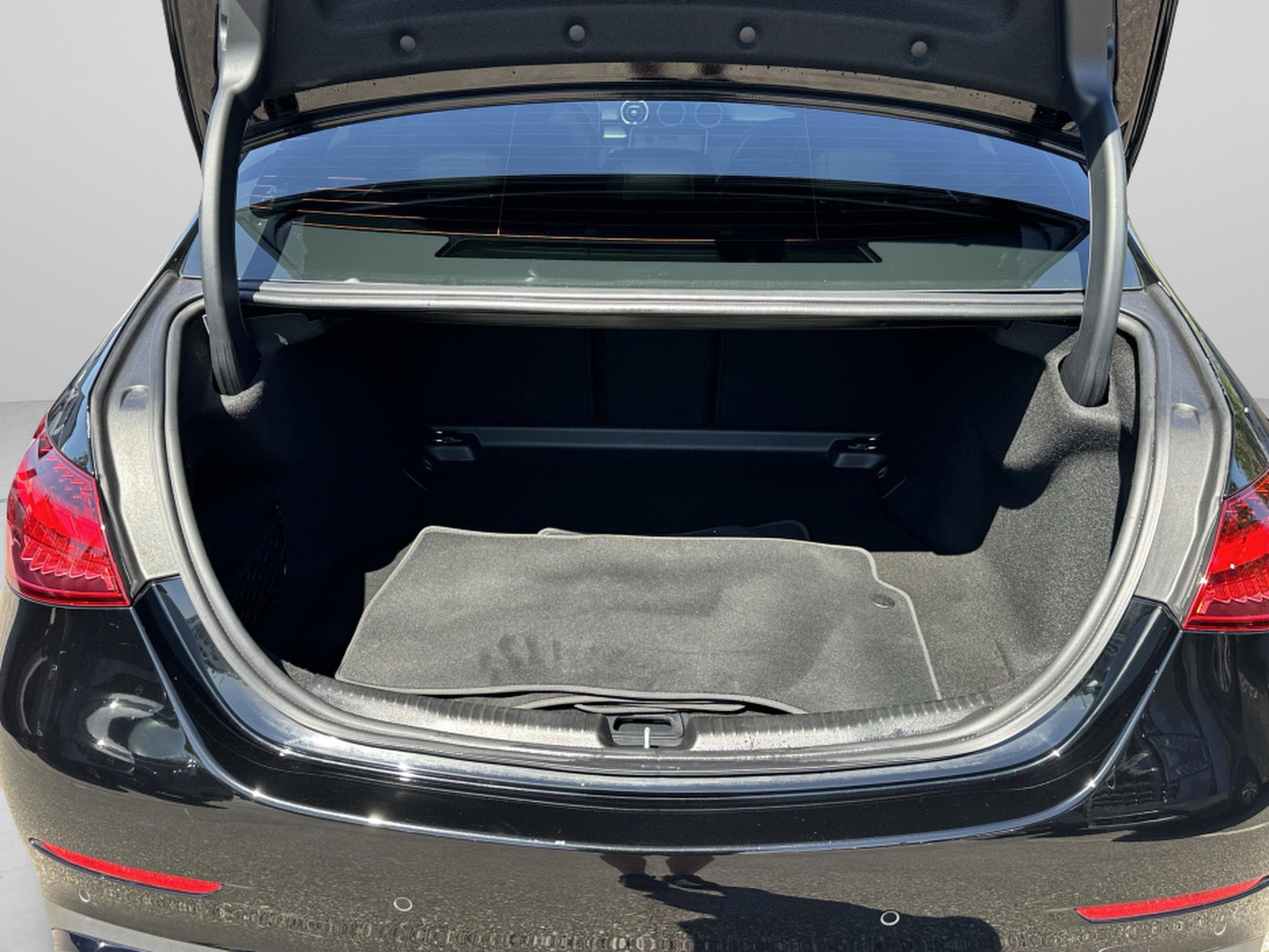 Used 2024 Mercedes-Benz C 300 4MATIC Sedan image 10