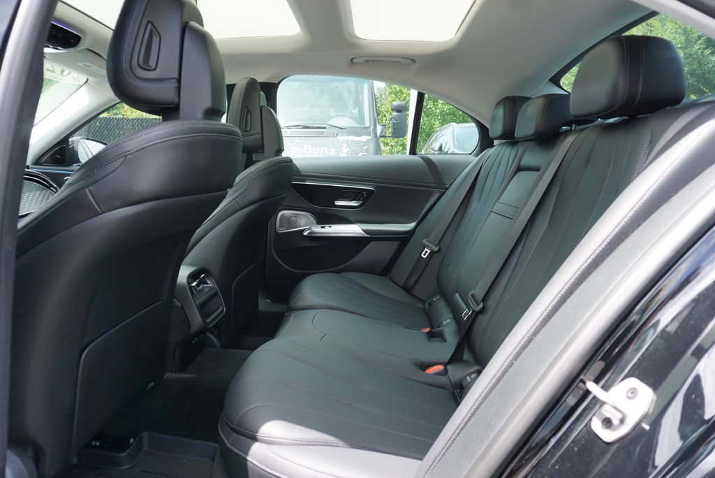 Certified 2024 Mercedes-Benz E 350 4MATIC Sedan image 19