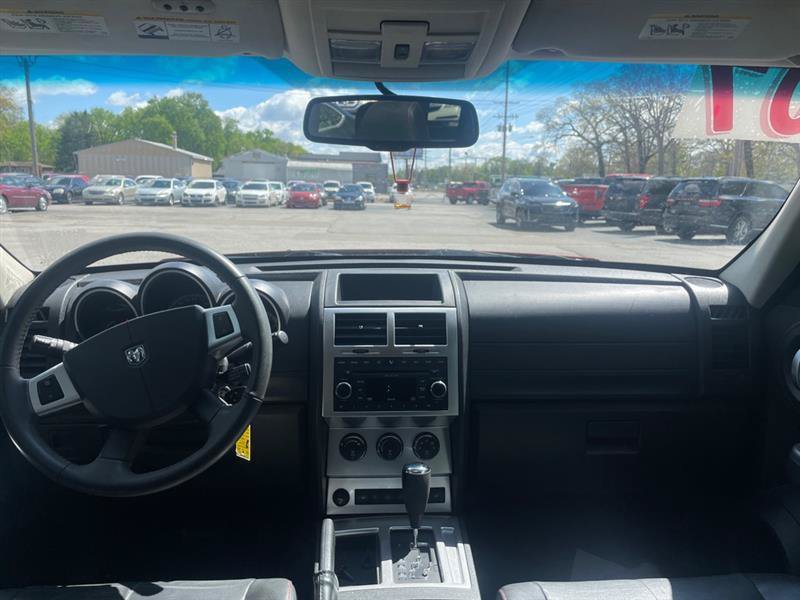 Used 2007 Dodge Nitro R/T RWD image 9