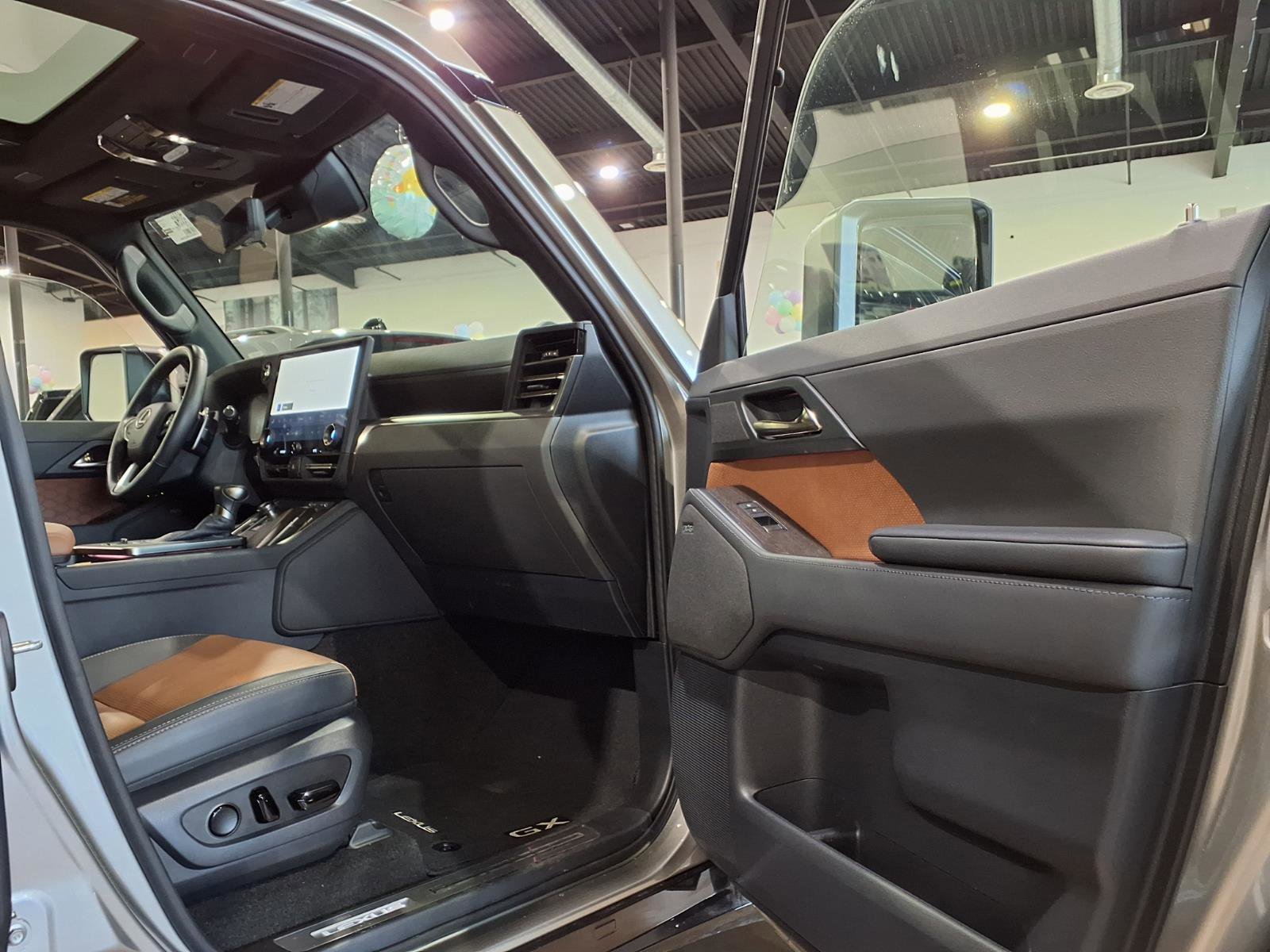 Used 2024 Lexus GX 550 w/ Cold Area Package image 25