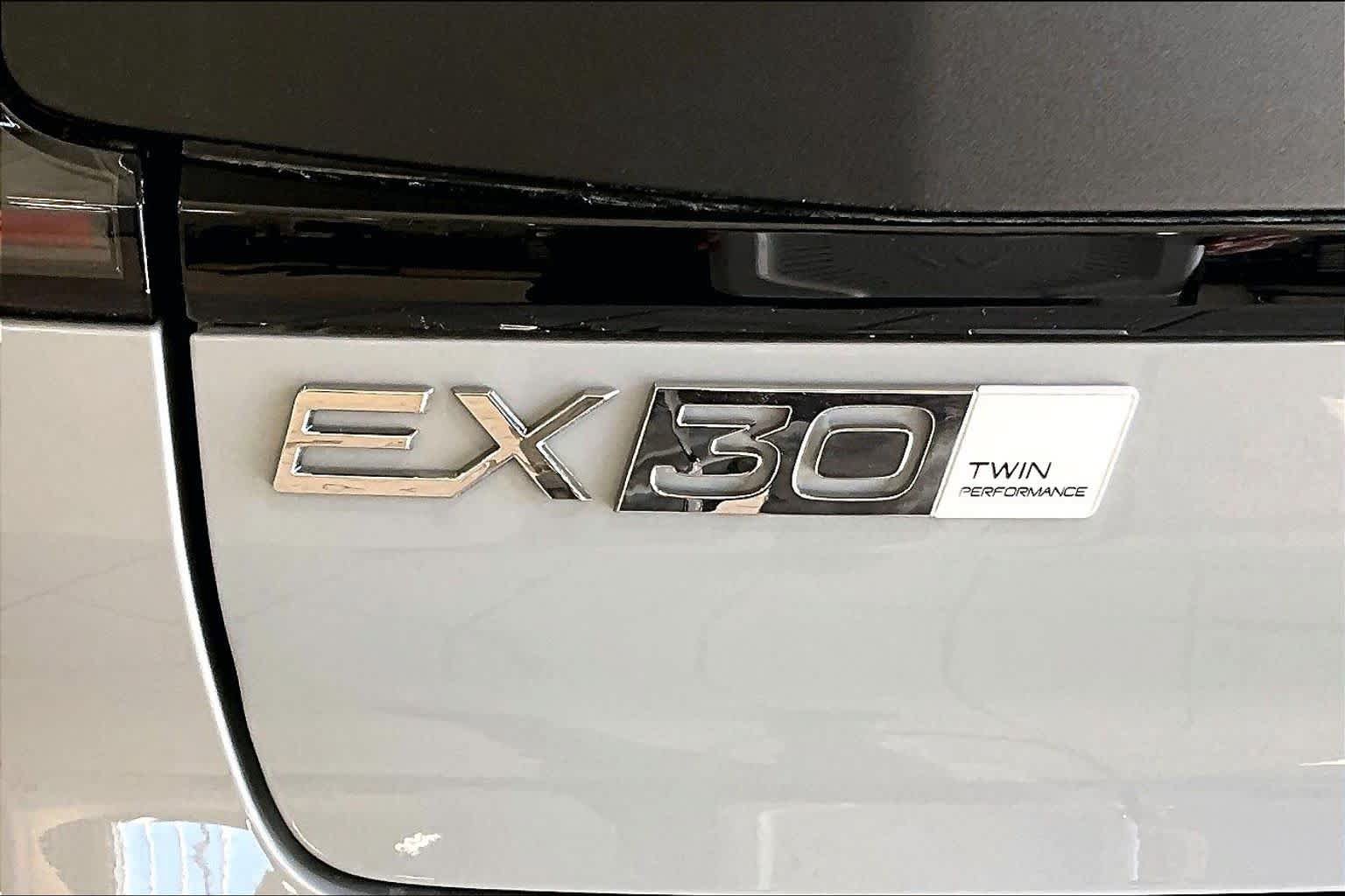 New 2026 Volvo EX30 Cross Country Ultra w/ Protection Package Premier AWD/4WD image 6