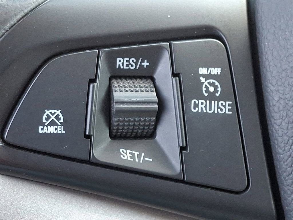 Used 2020 Chevrolet Trax LT w/ LT Convenience Package image 20