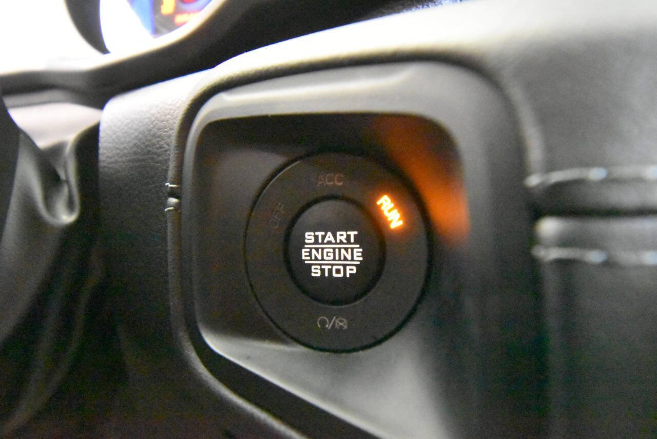 Used 2025 Jeep Wrangler Unlimited Sahara AWD/4WD image 20