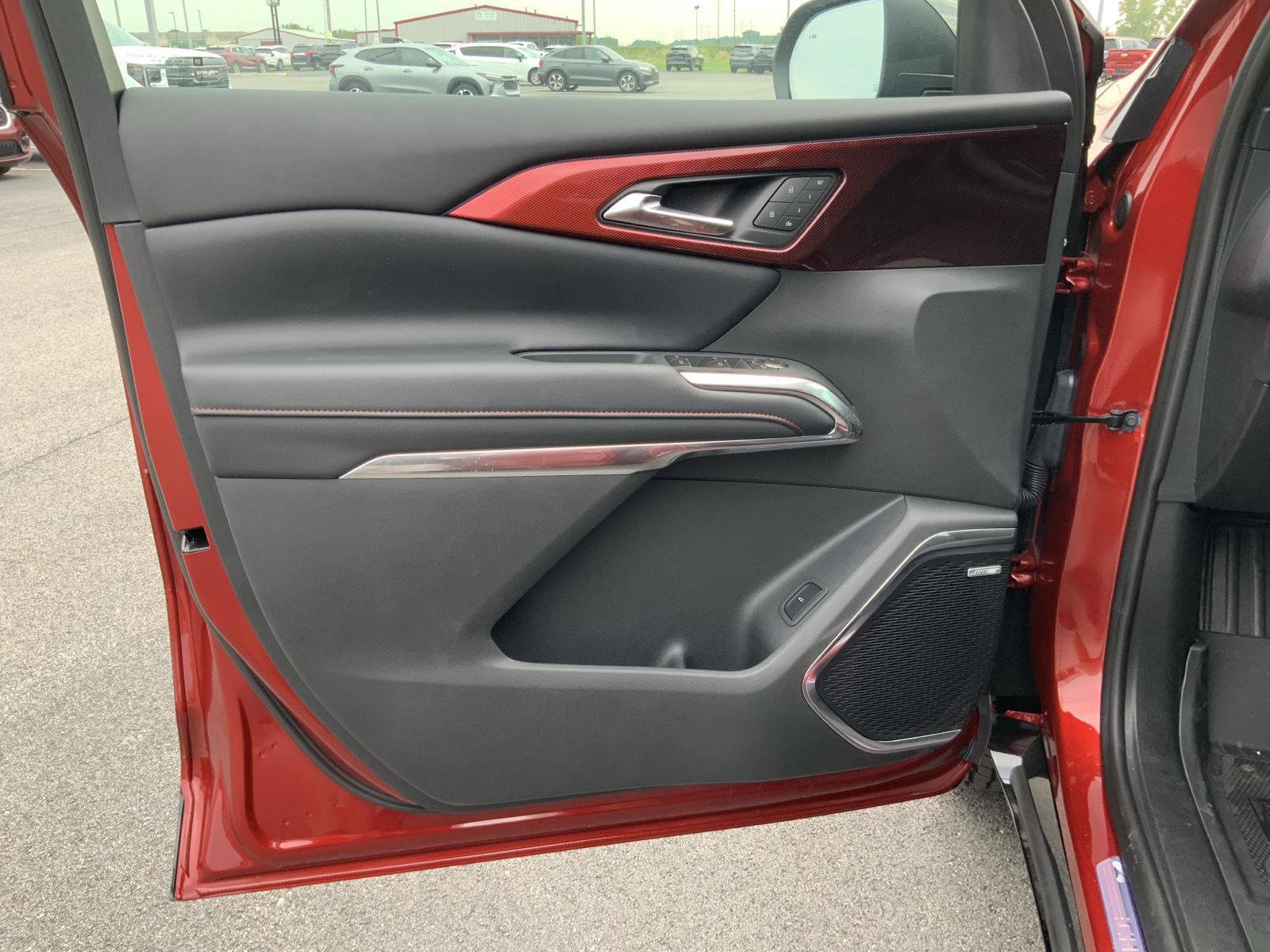 New 2026 Chevrolet Traverse RS w/ LPO, Floor Liner Package FWD image 18