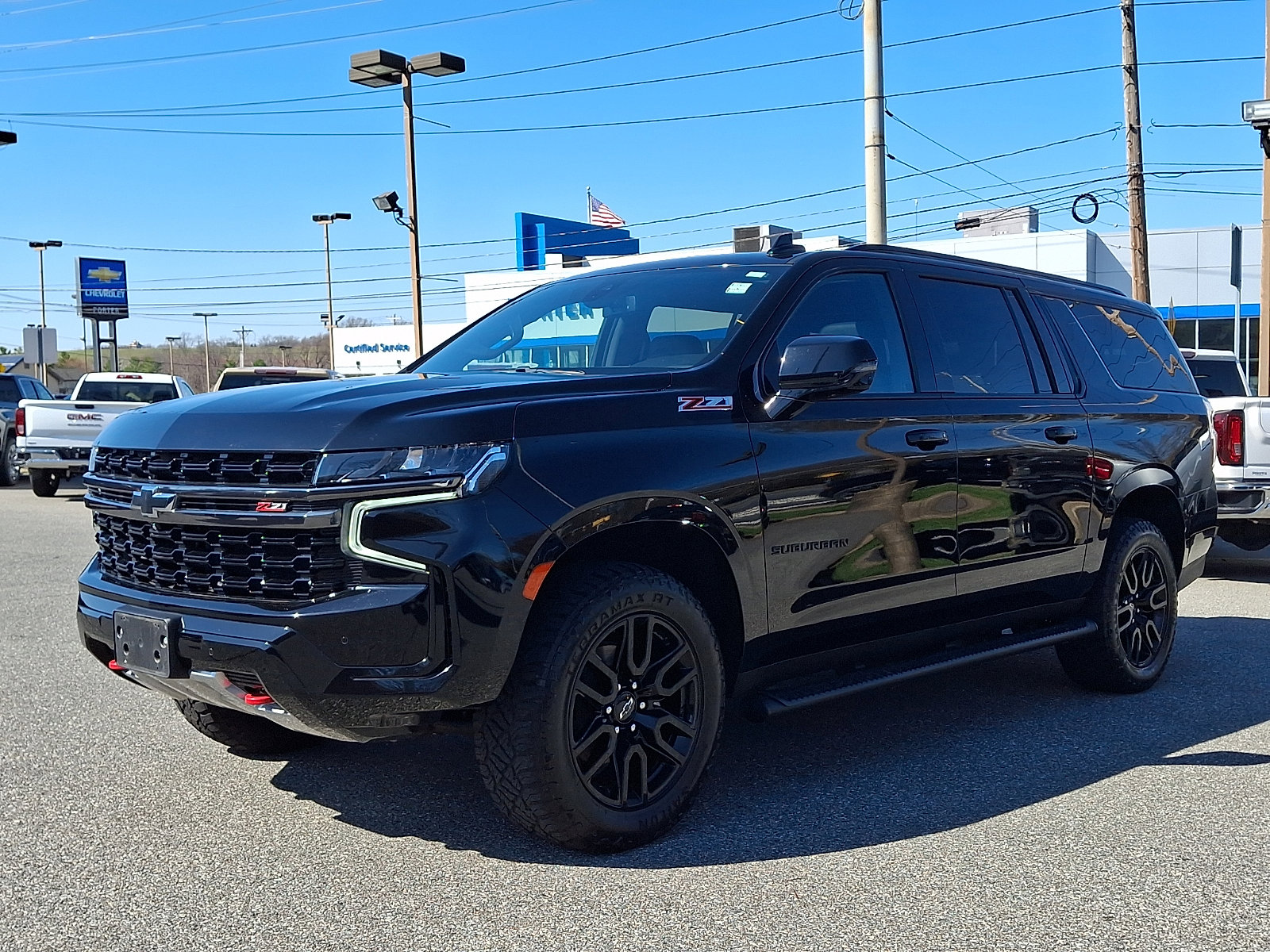 Used 2022 Chevrolet Suburban Z71 w/ Luxury Package image 3