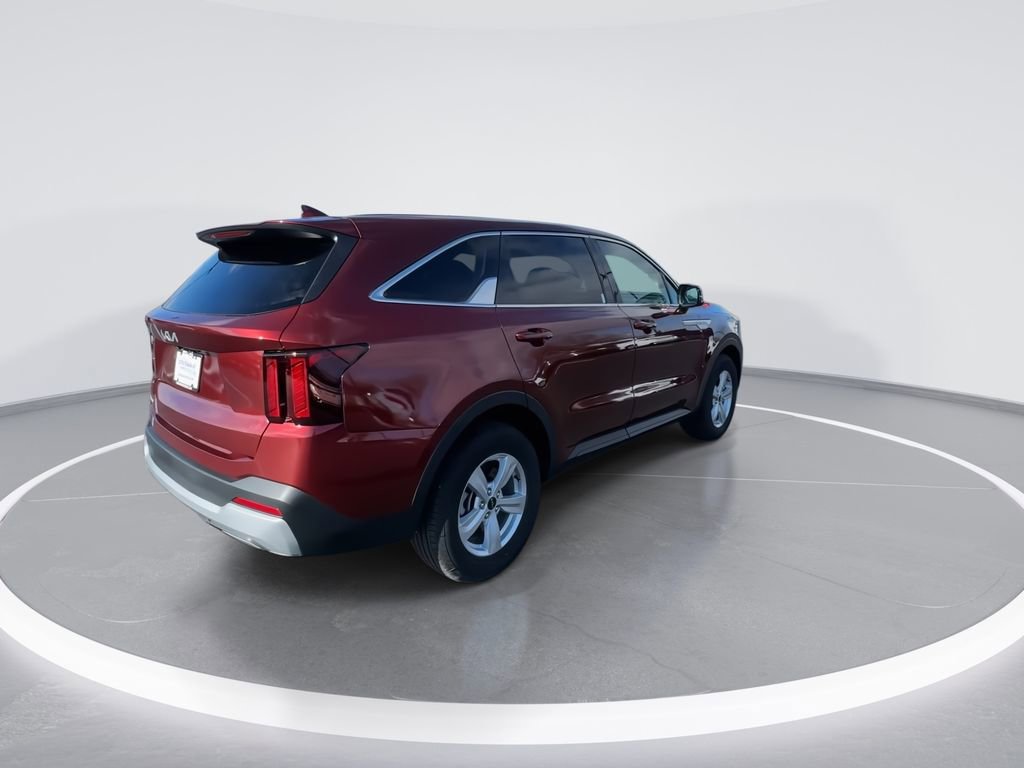 Used 2025 Kia Sorento LX image 8