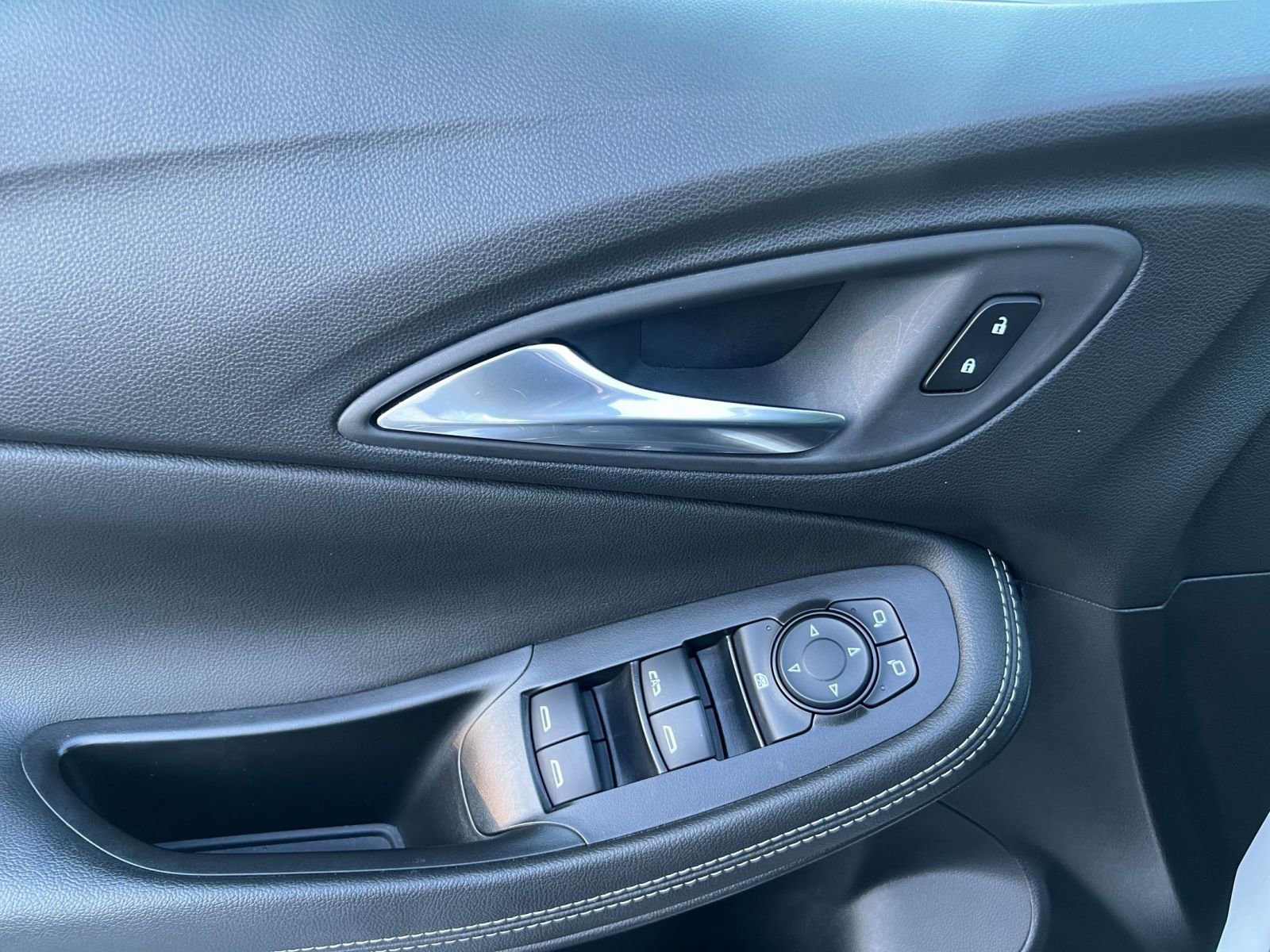 Used 2025 Buick Encore GX Preferred image 20