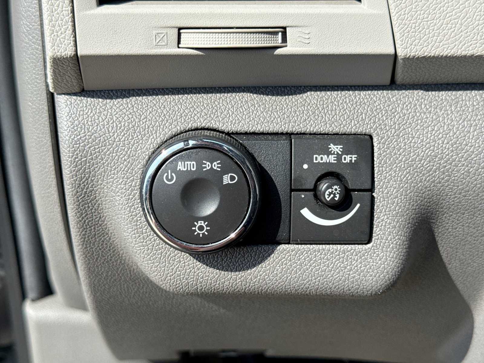 Used 2012 Chevrolet Traverse LS FWD image 27
