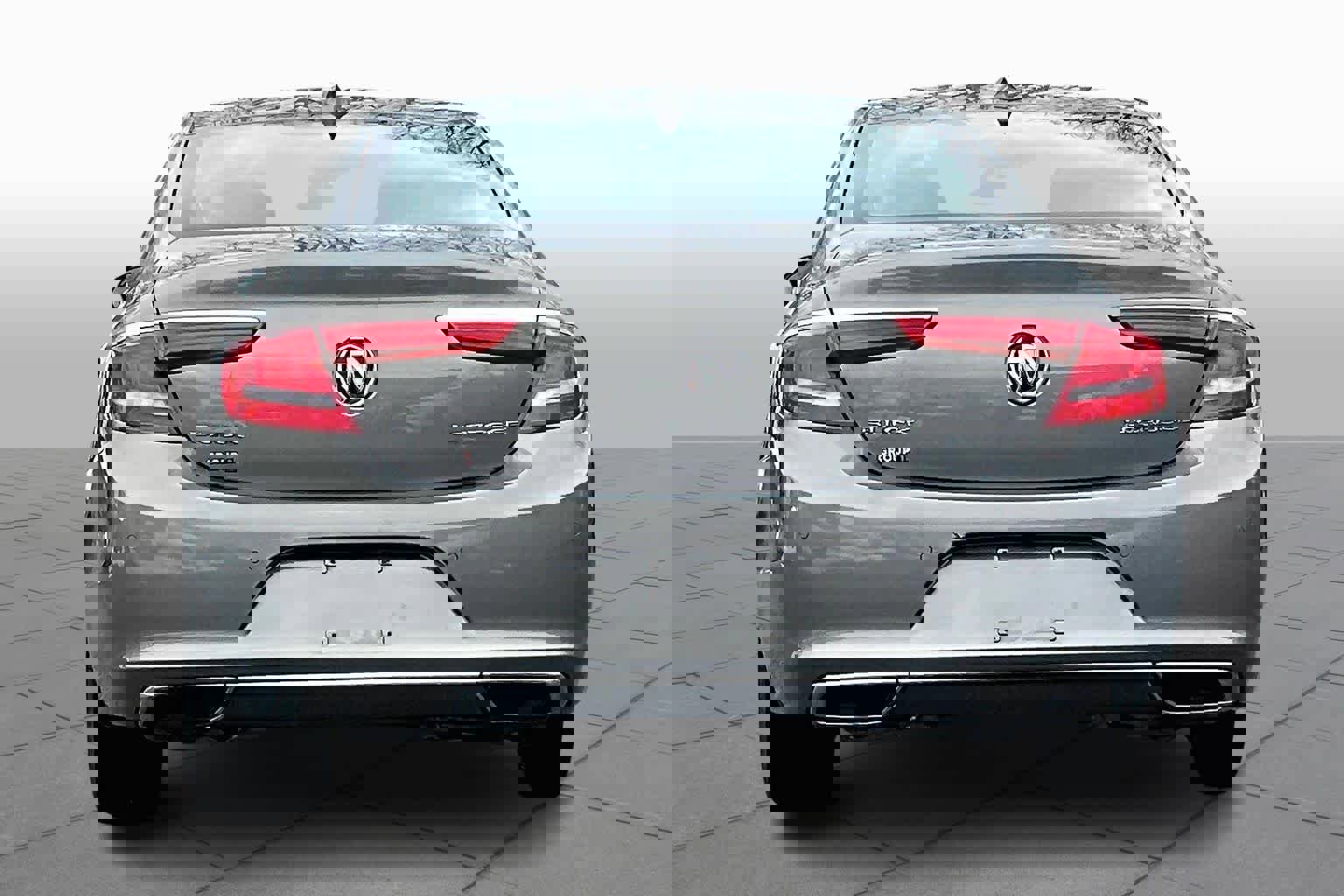 Used 2017 Buick LaCrosse Essence image 4