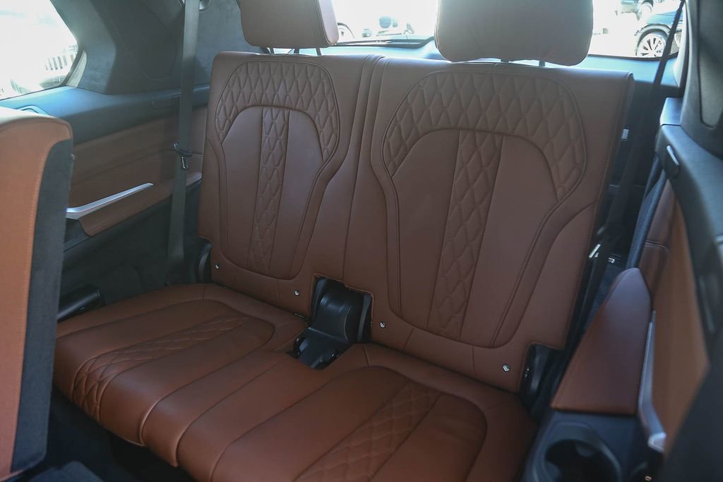 Certified 2024 BMW X7 xDrive40i w/ M Sport Package AWD/4WD image 16