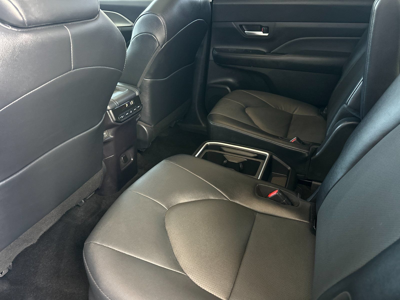 Used 2025 Toyota Grand Highlander AWD image 11