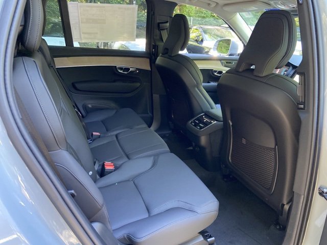 New 2026 Volvo XC90 B6 Plus w/ Protection Package Premier image 17