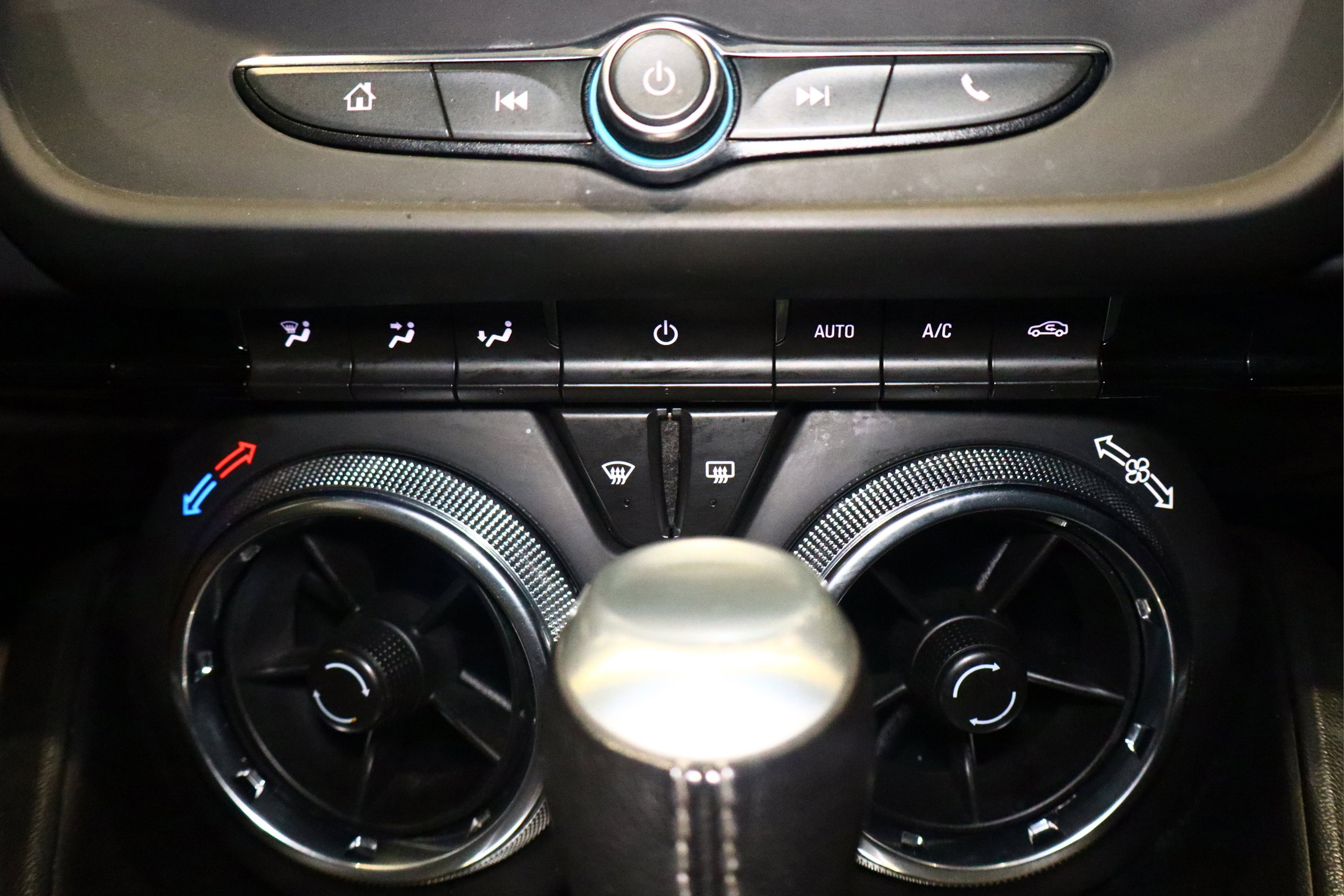 Used 2020 Chevrolet Camaro LT image 19