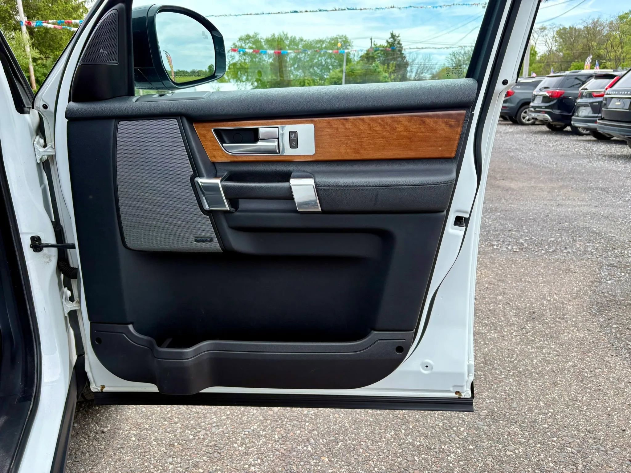 Used 2014 Land Rover LR4 HSE AWD/4WD image 14