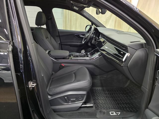 Used 2021 Audi Q7 3.0T Prestige w/ Prestige Package AWD/4WD image 39