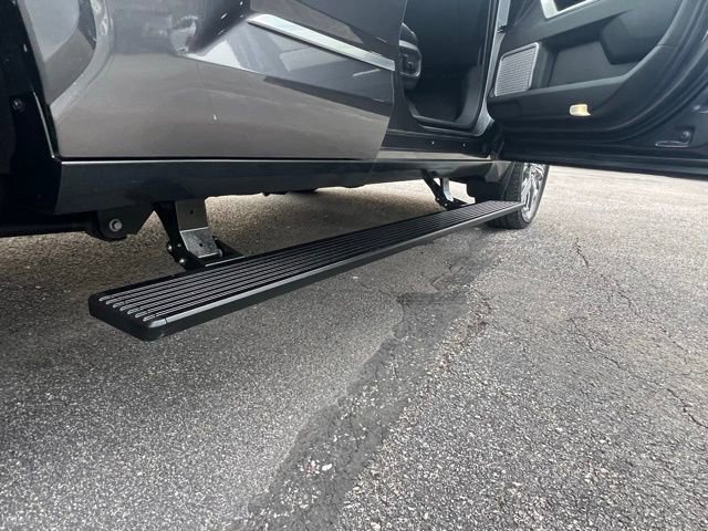 Used 2023 Toyota Sequoia Capstone AWD/4WD image 28