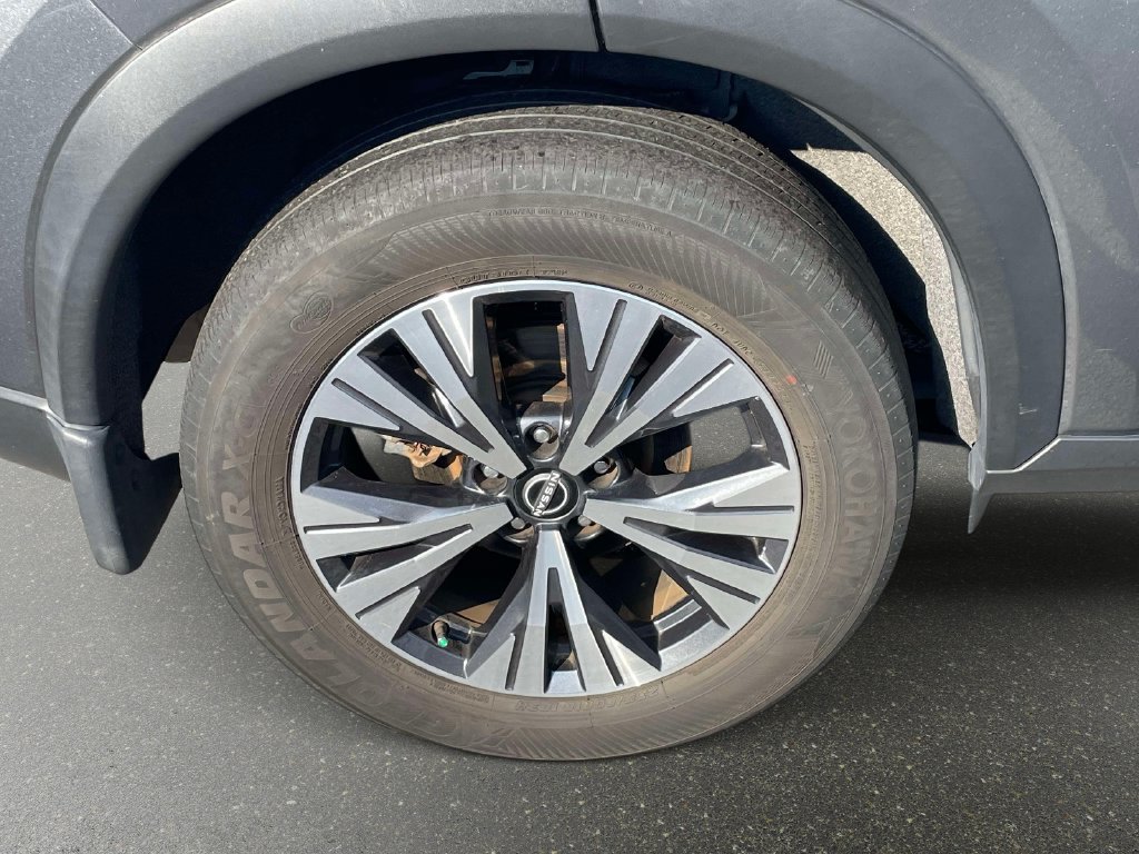 Used 2023 Nissan Rogue SV FWD image 7