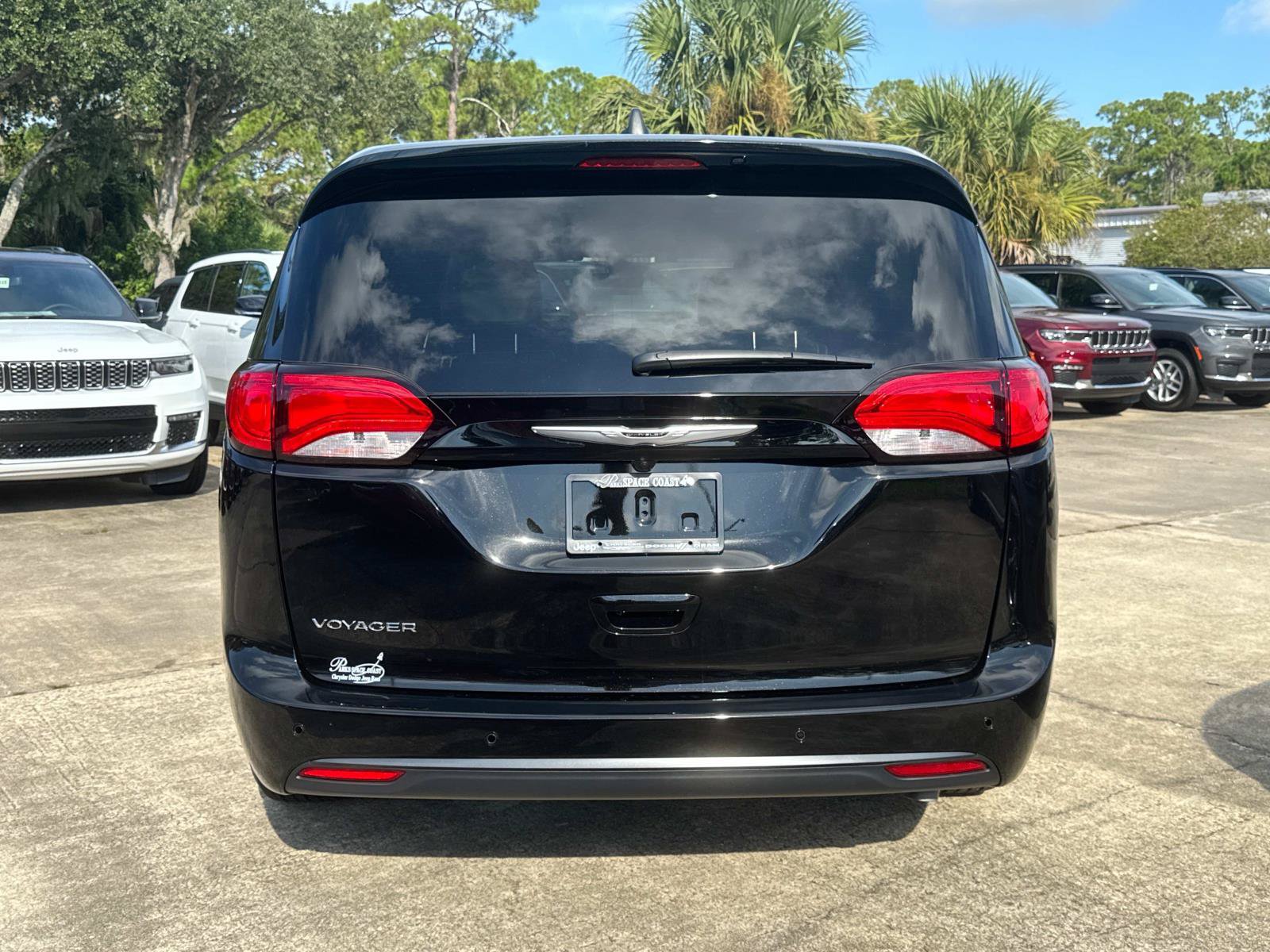 New 2026 Chrysler Voyager LX FWD image 4