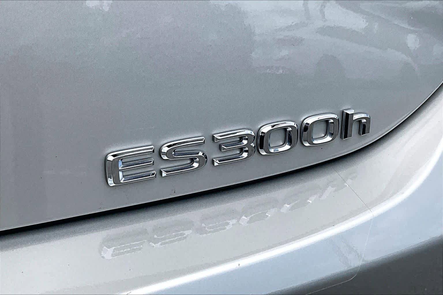Used 2023 Lexus ES 300h w/ Premium Package FWD image 30