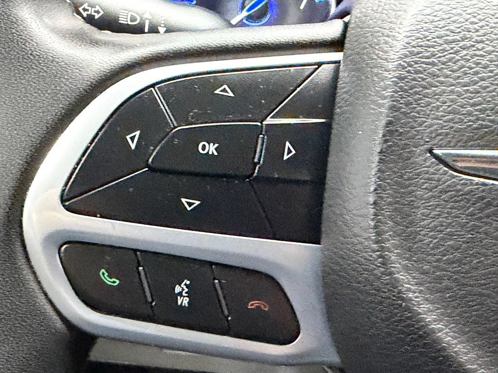 Used 2023 Chrysler Voyager LX FWD image 29