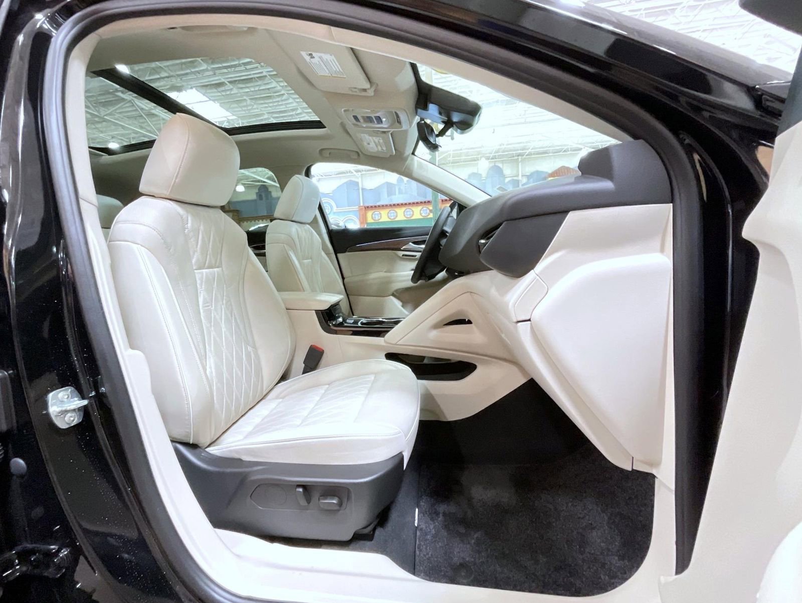 Used 2023 Buick Envision Avenir image 15