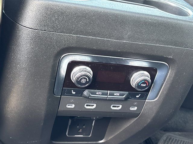 Used 2023 GMC Yukon Denali Ultimate image 24