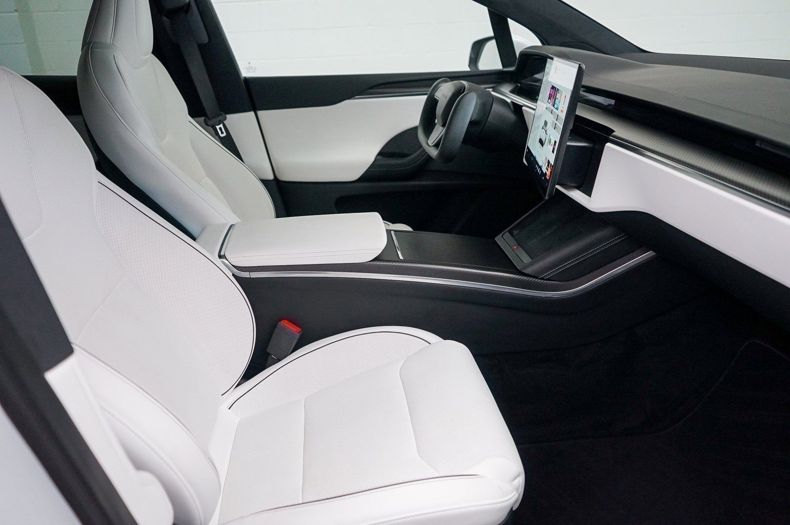 Used 2023 Tesla Model X Plaid image 23