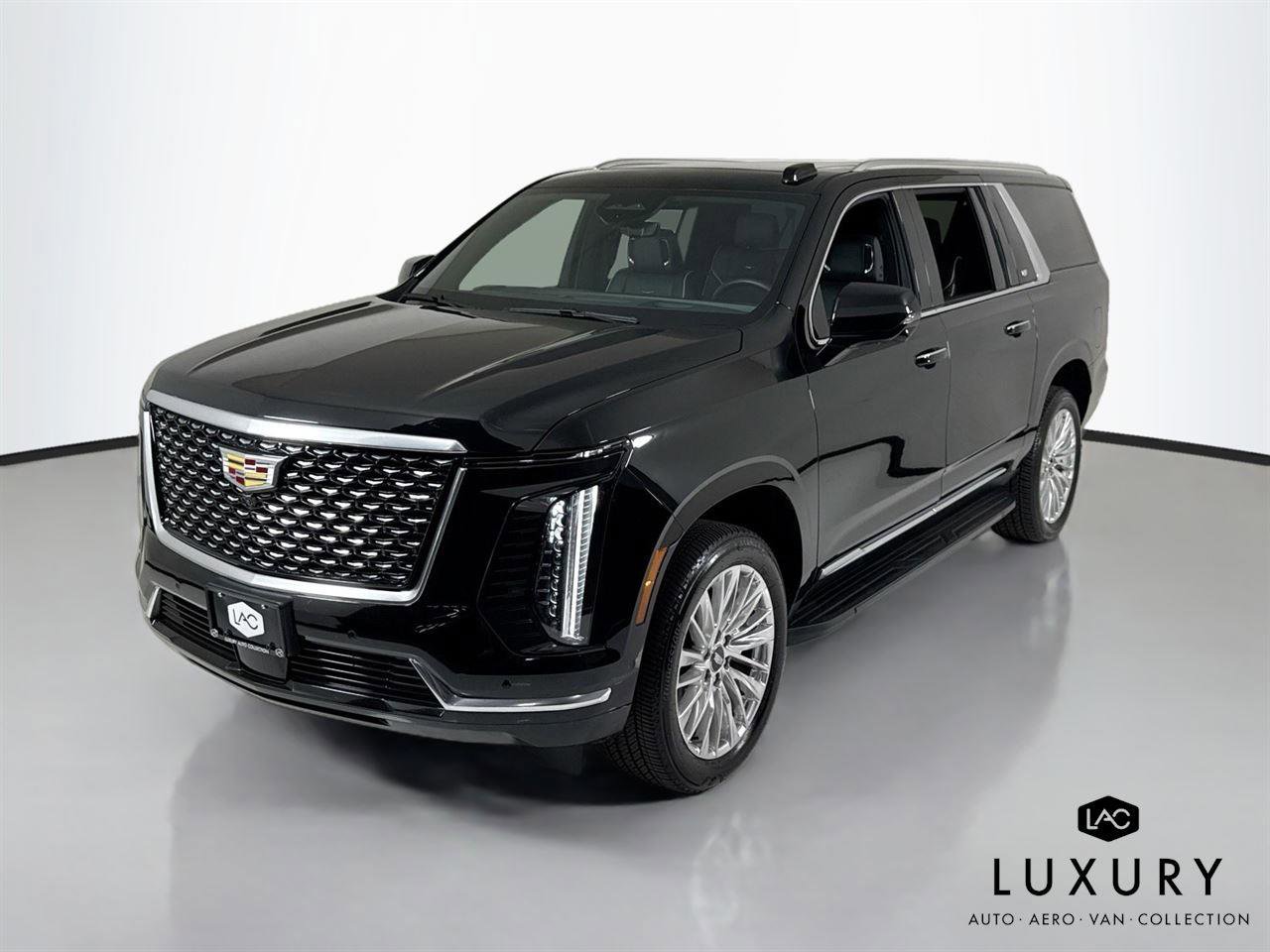 Used 2025 Cadillac Escalade ESV Premium Luxury image 4