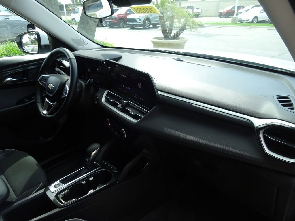 Certified 2024 Chevrolet TrailBlazer LT w/ LT Cold Weather Package image 18