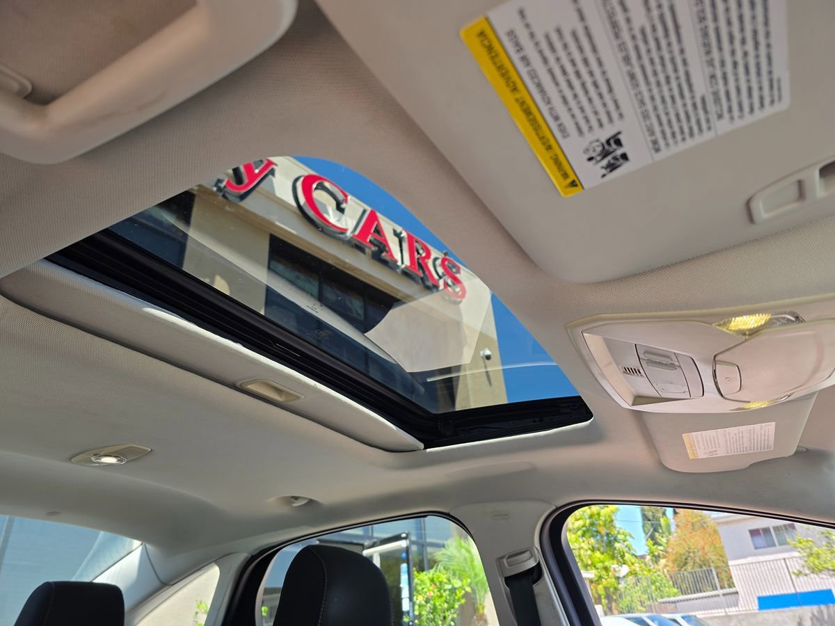 Used 2017 Ford Focus SEL FWD image 17