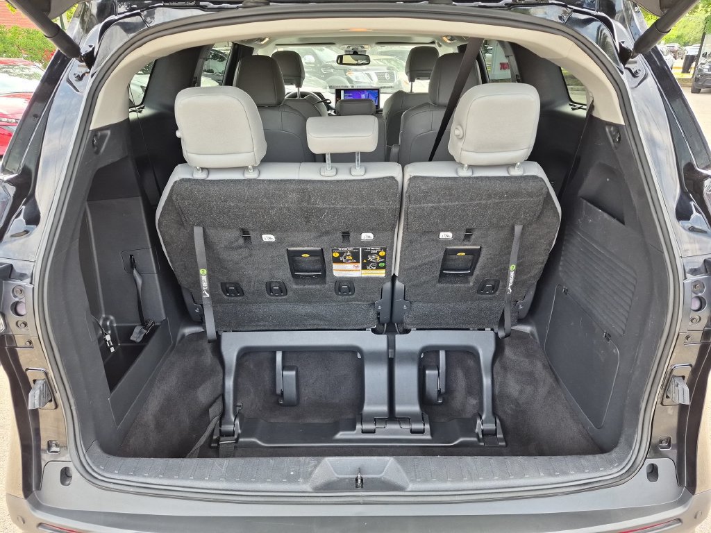 Used 2026 Toyota Sienna XLE FWD image 37