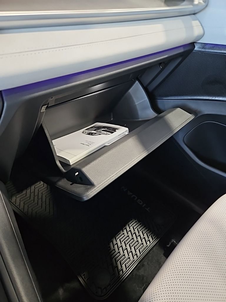 New 2026 Volkswagen Tiguan SE image 30