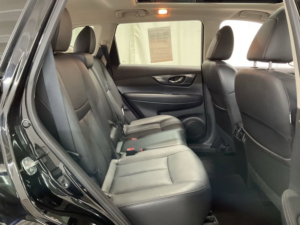 Used 2015 Nissan Rogue SL w/ SL Premium Package image 26