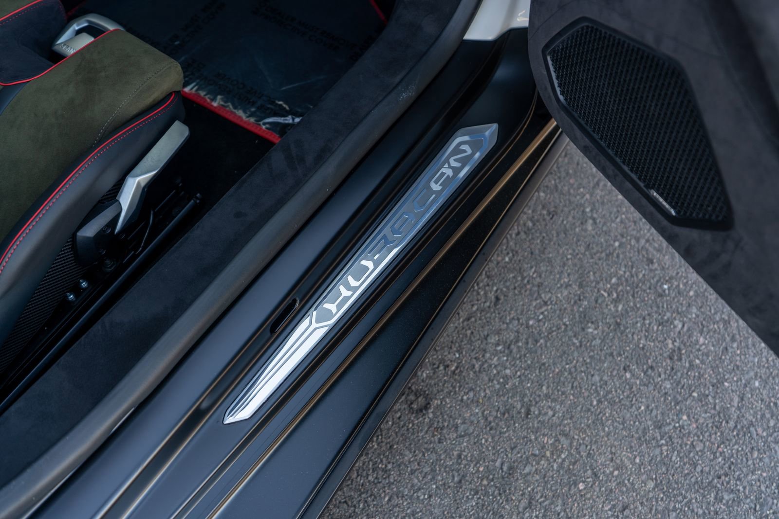 Used 2024 Lamborghini Huracan Sterrato image 41