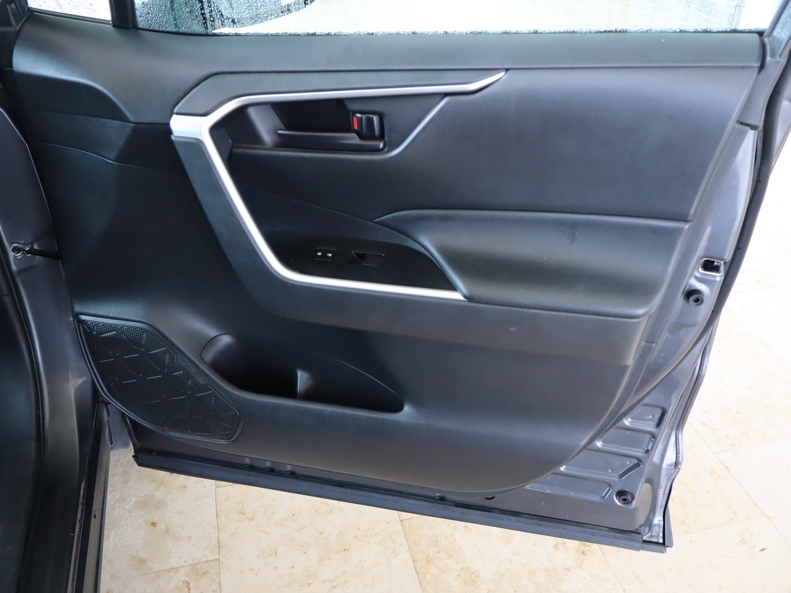 Used 2022 Toyota RAV4 LE image 35