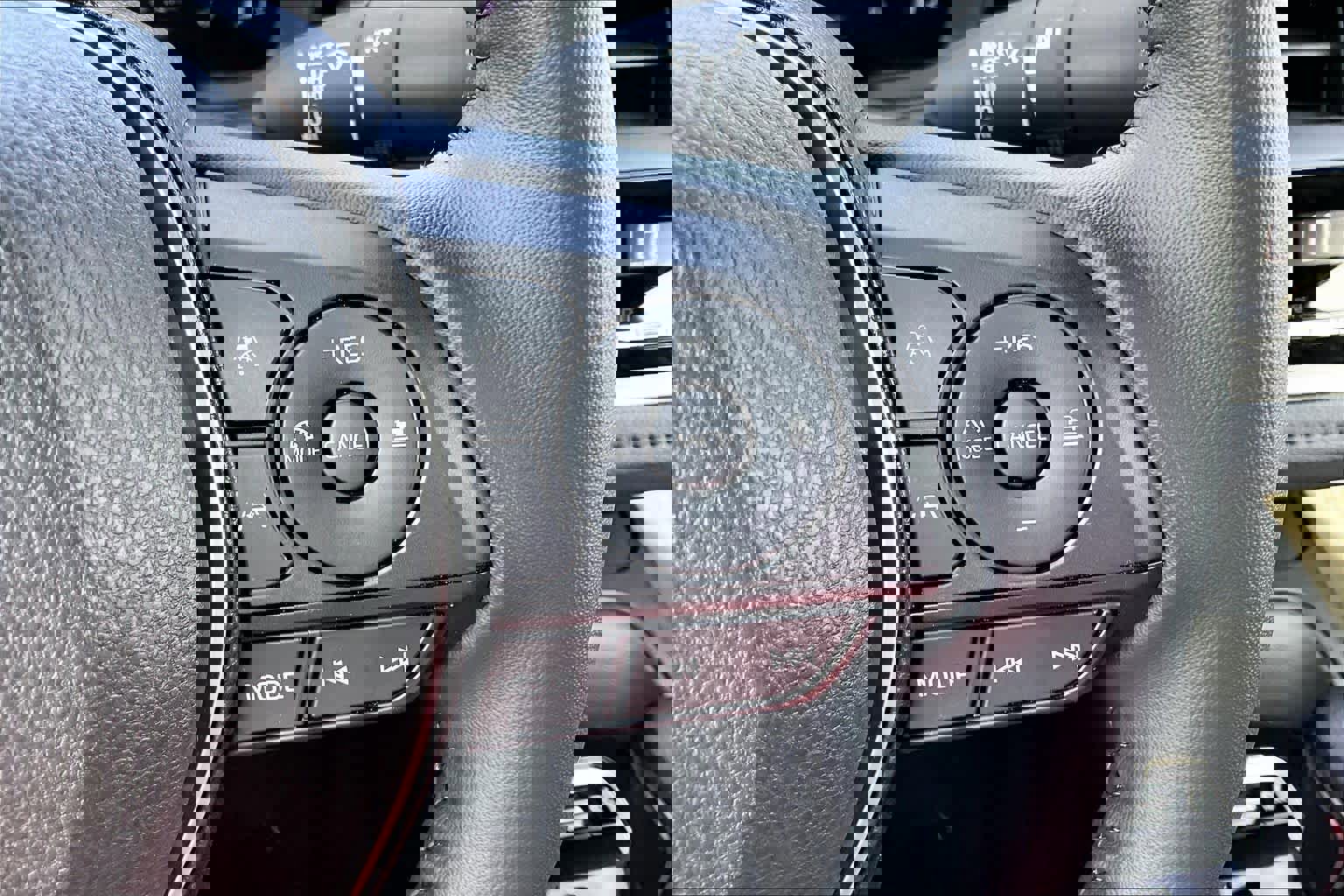 Used 2025 Toyota Corolla SE w/ SE Premium Package image 22