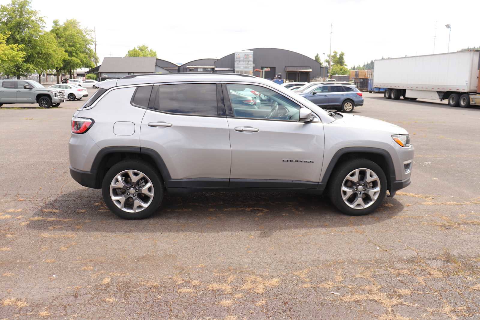 Used 2019 Jeep Compass Limited AWD/4WD image 4