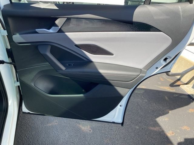 New 2025 Volkswagen Tiguan SE image 50