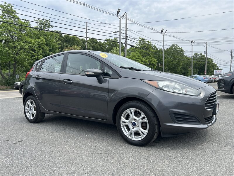 Used 2016 Ford Fiesta SE w/ Cold Weather Package FWD image 3