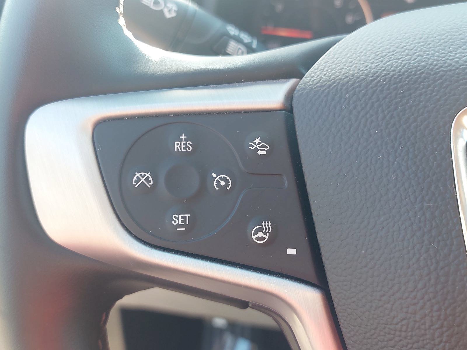 Used 2024 GMC Terrain SLT AWD/4WD image 17