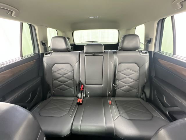 Used 2025 Volkswagen Atlas SE image 28